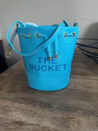 Bucket bag-New