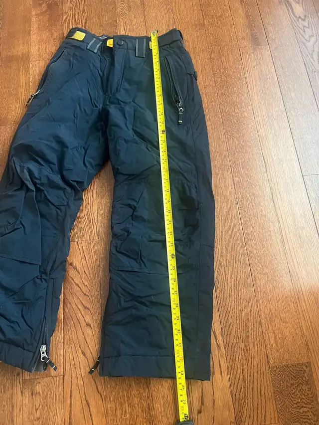 Papertrails ski Gap  Snow Pants in Kids & Youth in St. Albert - Image 3