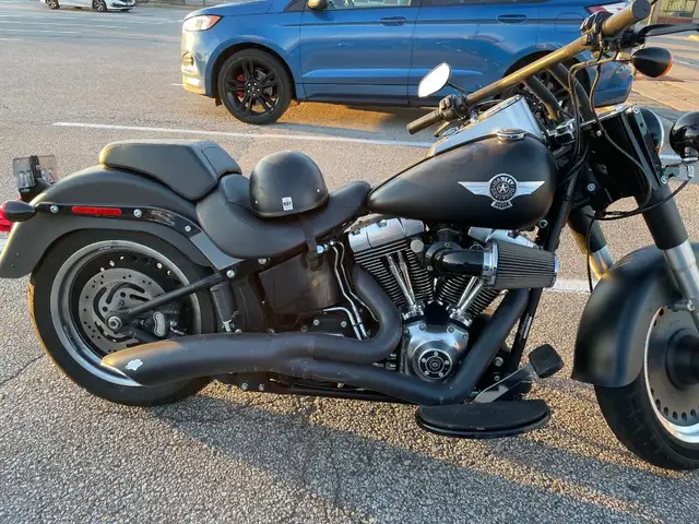 Harley Davidson Fatboy Lo in Street, Cruisers & Choppers in Mississauga / Peel Region - Image 5