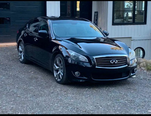 2012 Infiniti M56 S
