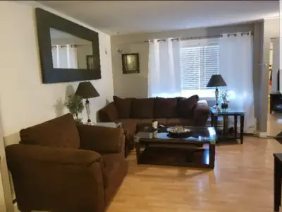 Small Bedroom for rent August 1st