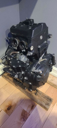 Yamaha R3 engine