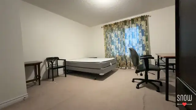 Room for rent-female