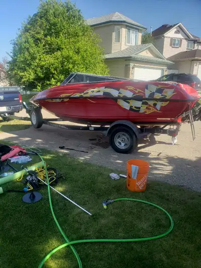 2005 Crownline 185 Bowrider. This is a really nice boat for its year very clean and runs like a char...