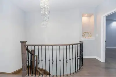 Spacious bedroom for rent