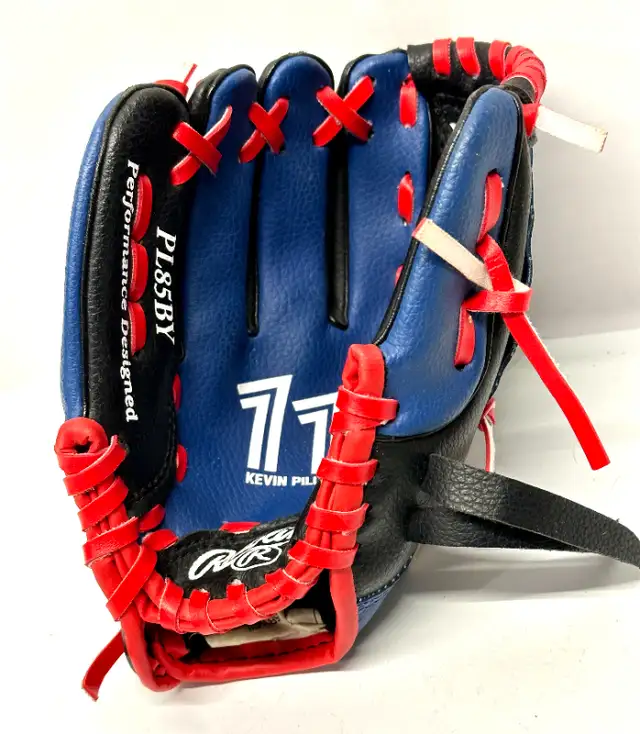 Baseball Bat Bag / Gloves / Ball in Other in City of Toronto - Image 4