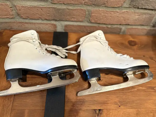 Skates size 12 in Skates & Blades in Ottawa - Image 2