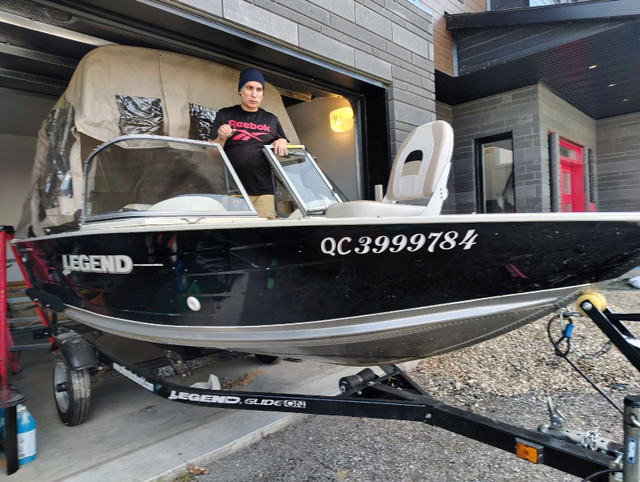 legend boat like brand new in Powerboats & Motorboats in Gatineau