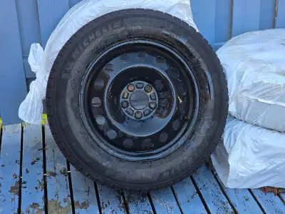 225/65 R 17 Winter Tires on Rims Michelin. Barely used.