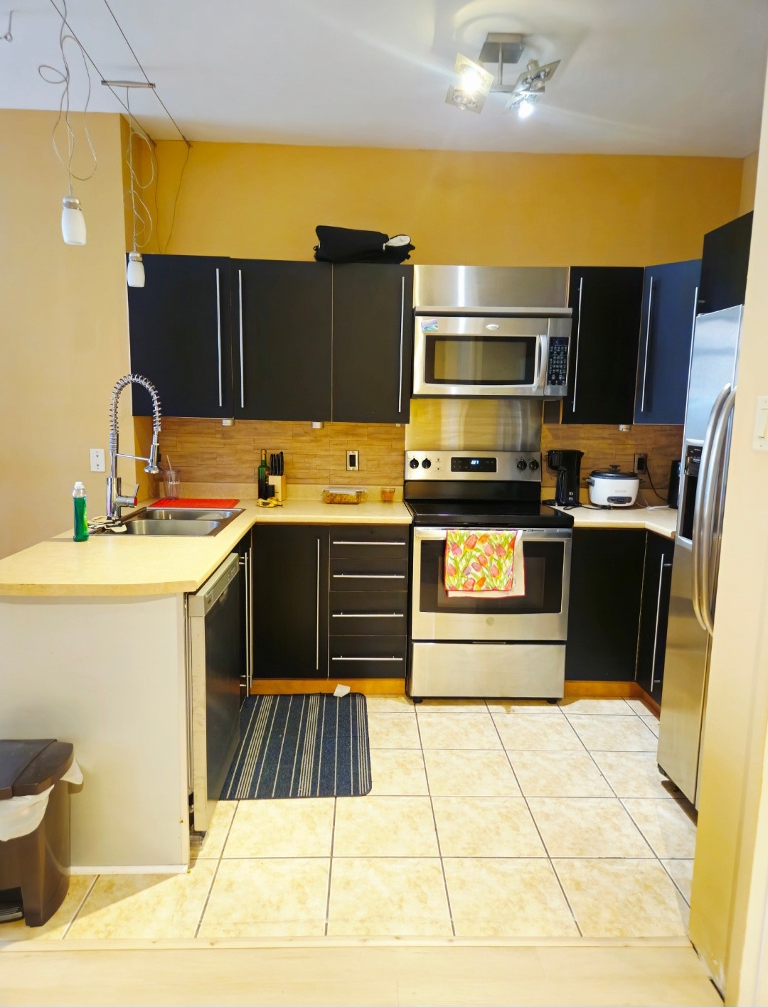 Furnished 1 bedroom, 3 1/2 Ville Marie $1,800 — photo 1