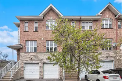 Stunning two-bedroom plus den Ashcroft Executive Townhome in Cen