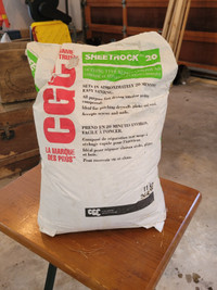 10kg + bag of Sheetrock 20 patching compound drywall / plaster