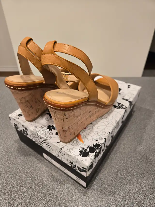 NEW Women's Wedge Sandals, size 9 in Women's - Shoes in Ottawa - Image 4