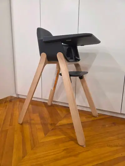 Chaise haute en bois et plastique pour bébé Uppababy, View more
