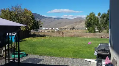 2 Rooms upper duplex for Rent in 4-Bedroom 2 level Duplex. Looking for a responsible working profess...