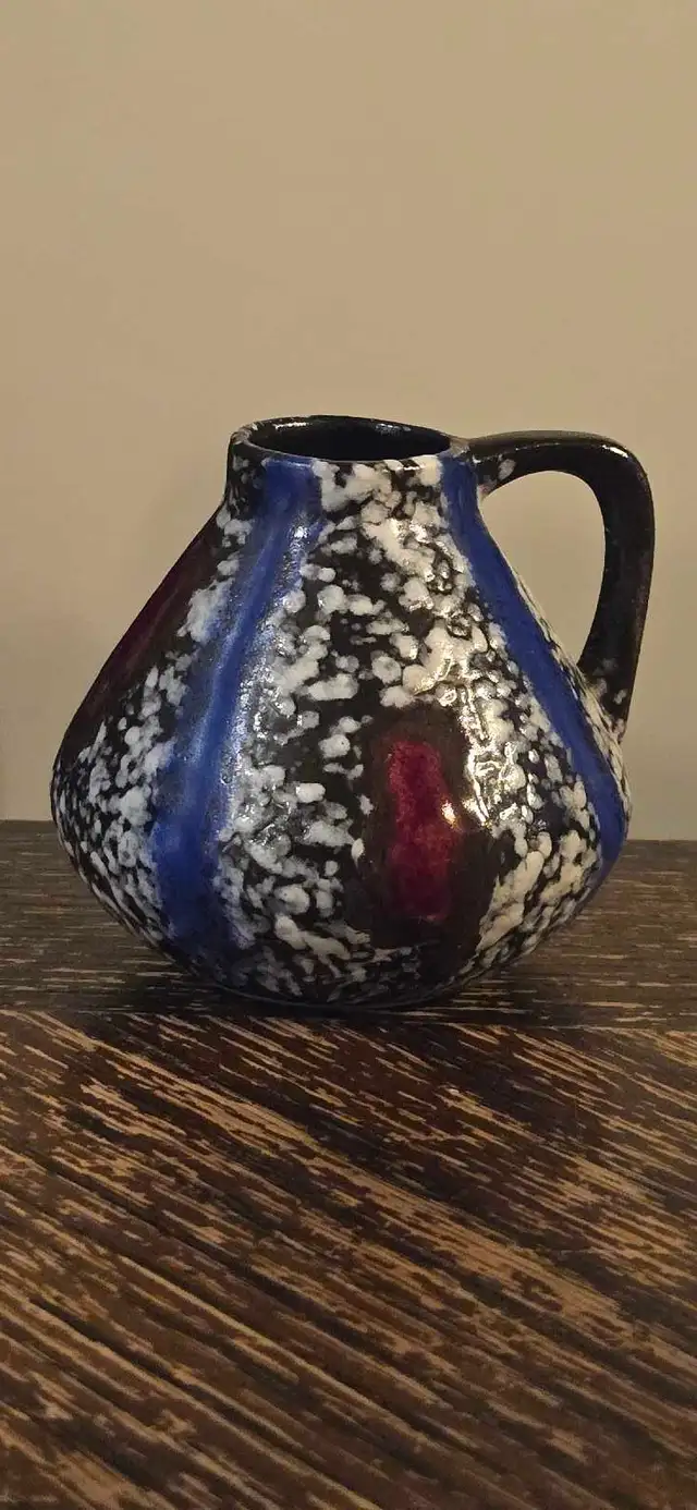 RARE MCM EAST GERMAN POTTERY BUD VASE FANTASTIC SHAPE in Arts & Collectibles in St. Albert - Image 3