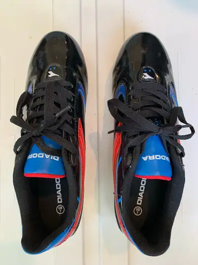 Men soccer cleats, size 7, View more