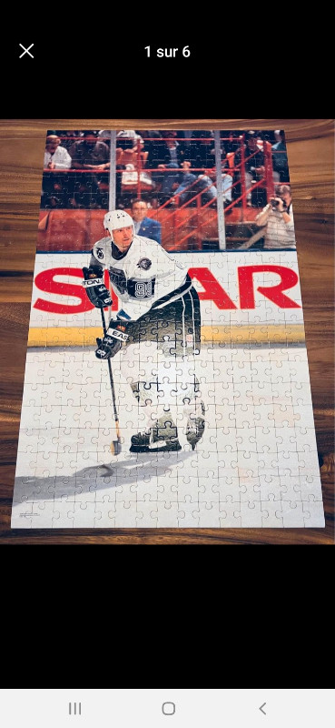 Casse-tête de Wayne Gretzky Puzzle (300 pieces) 22 X 35 pouces dans Art et objets de collection  à Laval/Rive Nord - Image 4