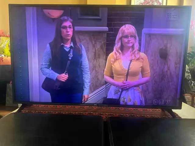 LG 55UJ6300 Smart 4K UHD LED TV in TVs in City of Toronto - Image 3