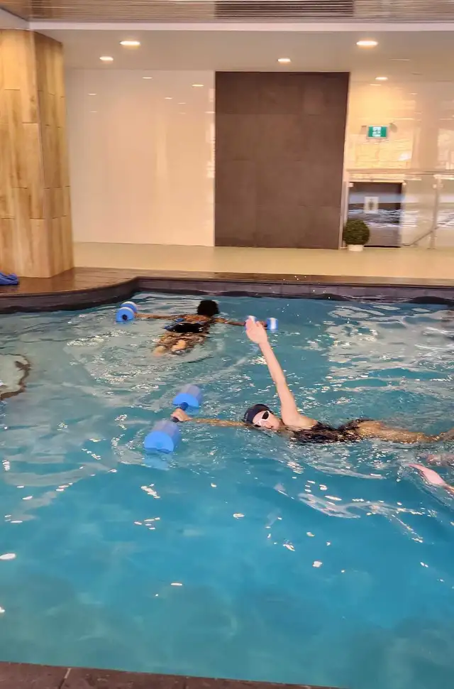 Swimming lessons417524791399557123