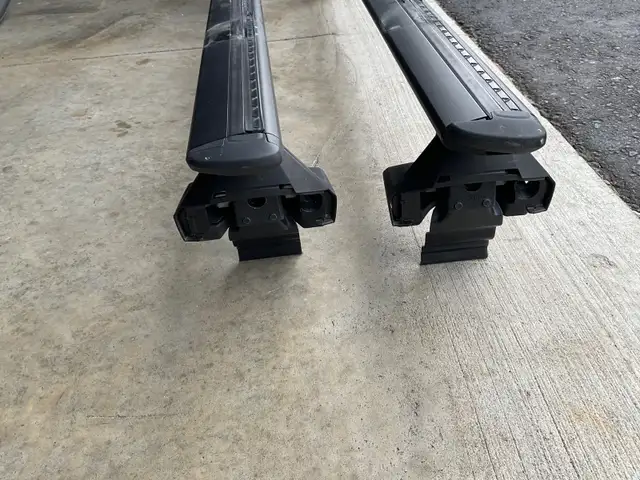 Thule Canoe Rack Kit for Chevrolet/GMC Truck in Fishing, Camping & Outdoors in Muskoka - Image 4