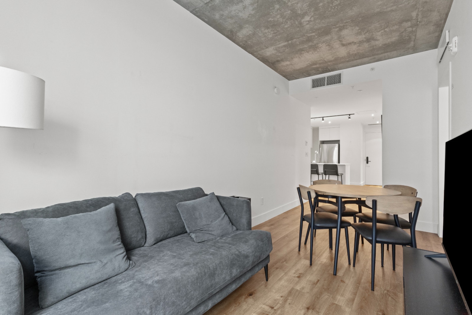 * FULLY FURNISHED SHARED ROOM | ALL-INCLUSIVE * — photo 3