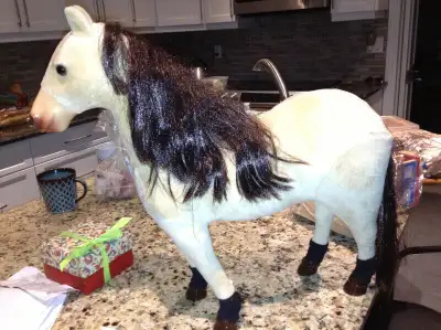 Great condition - smoke and pet free home - good for American Girl dolls, Our Generation dolls or an...