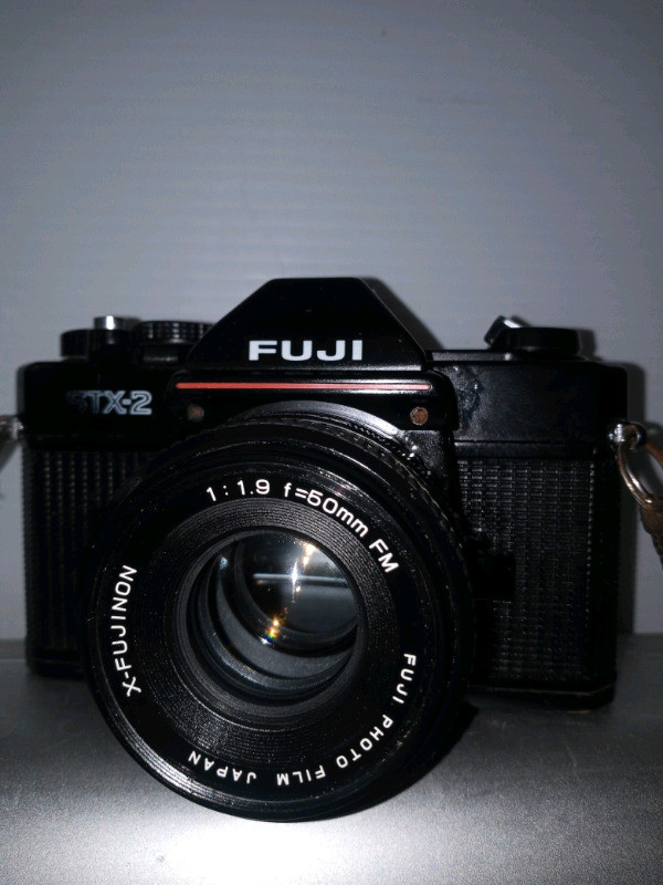 FUJi STX-2 SLR 35mm Film Camera W/50mm F/1.9 & 28-135mm F/3.54.5 dans Appareils photo et caméras  à Ville de Montréal - Image 3