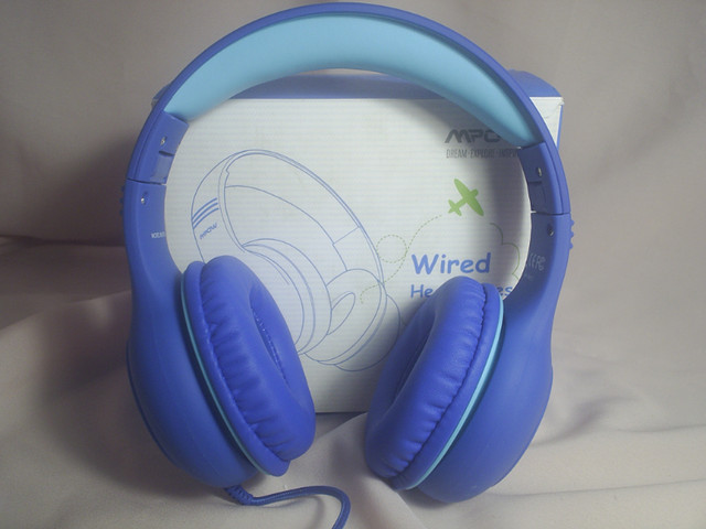 Kid Headphones (Blue) in Headphones in Sarnia