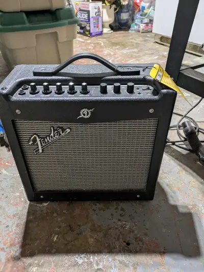 Fender Mustang I V2 Amp, View more