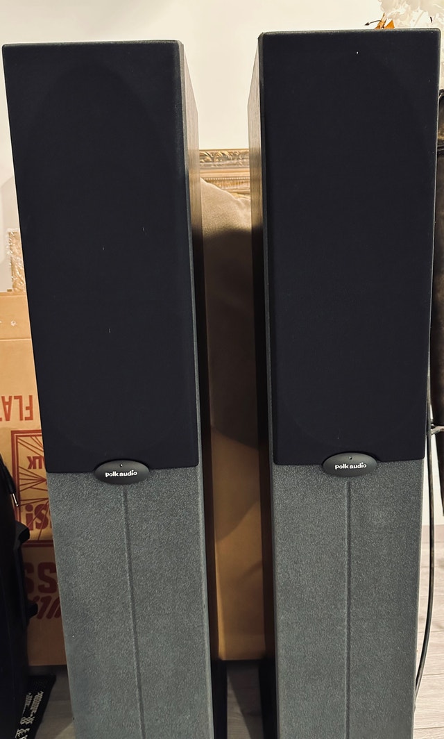 POLK Audio RT1000P Tower Speakers with Powered Subwoofer Stereo
