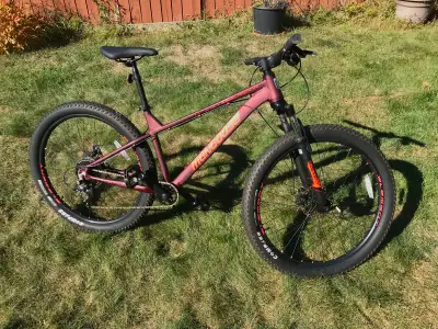 Mongoose 28” mountain bike-bicyclette de Montaigne Mongoose, View more