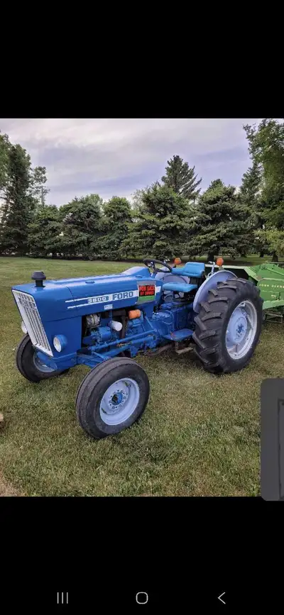 Forsale Tractor/Snow Blower Tractor 1980 Ford 3600 48hp three-point hitch *NOTE* Tractor has small f...