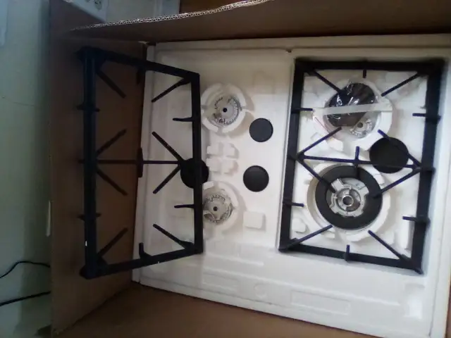 4 Burner Gas Hob/Stove in Stoves, Ovens & Ranges in Kawartha Lakes - Image 6