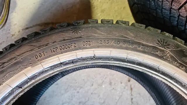 245/40/18 Continental winter tires 95% tread in Tires & Rims in Markham / York Region - Image 4
