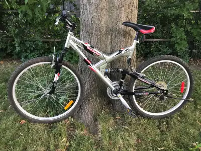 Powerlite Outcast Mountain Bike 26" / Velo de montagne, View more
