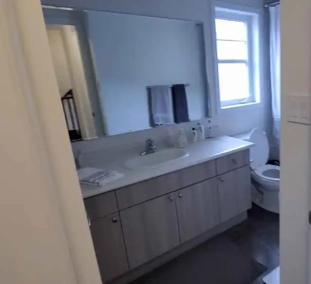 1 Bedroom to rent for students or professionals in kitchener in Room Rentals & Roommates in Kitchener / Waterloo - Image 4