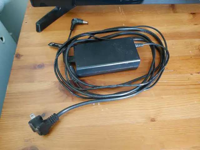 Samsung 32" HD TV model UN32J4000AF in TVs in Mississauga / Peel Region - Image 8