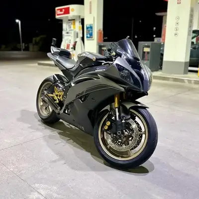 Full M4 system Sprint P08 air filter Annitori Quick shifter (Normal or GP shift) ECU tuned by Moore...