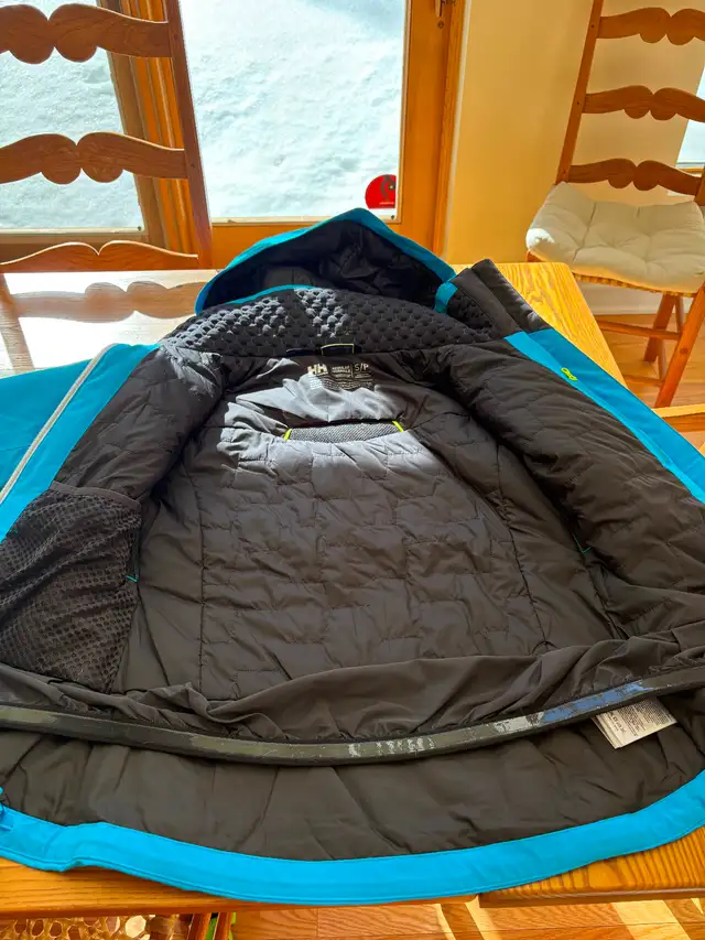 Manteau de ski Helly Hansen in Women's - Tops & Outerwear in City of Montréal - Image 8