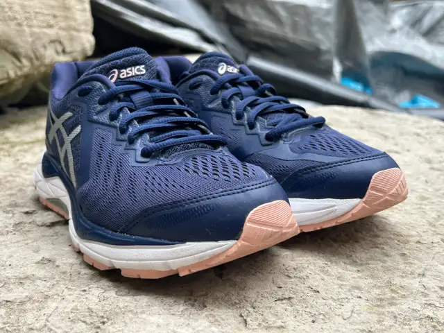 Asics Gel Foundation Running Shoes – Women’s Size 6 in Women's - Shoes in Markham / York Region - Image 2