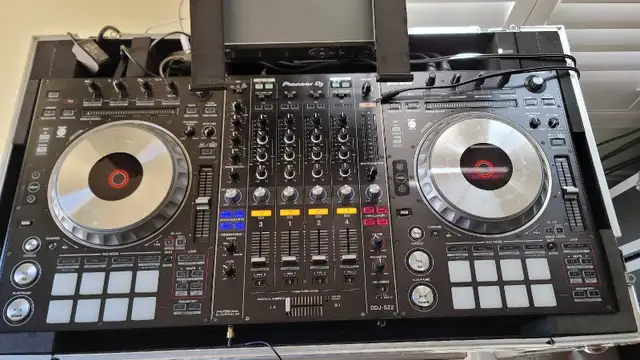 DJ equipment in Performance & DJ Equipment in Oshawa / Durham Region - Image 2