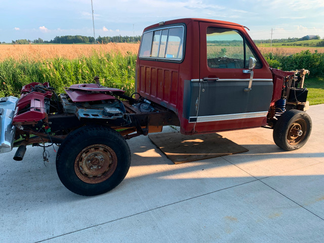 1983 Ford F150 4x4 short box ( project truck ) in Classic Cars in Oakville / Halton Region