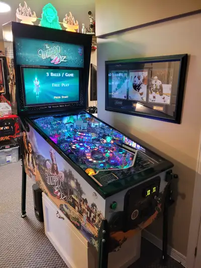Wizard of Oz pinball Emerald City Limited Edition, View more