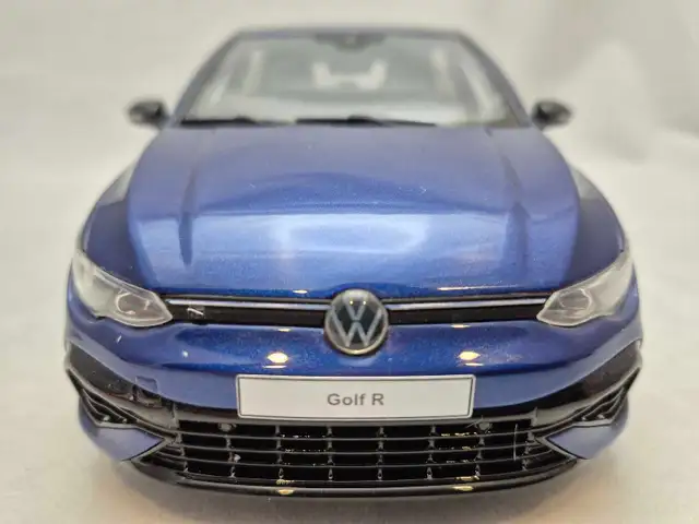 VW Volkswagen Golf R MKVIII Blue 1:18 Resin Ottomobile Rare in Arts & Collectibles in Markham / York Region - Image 6