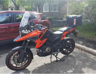 Très belle moto agréable à conduire en excellente condition. Changement d'huile effectué en début de...
