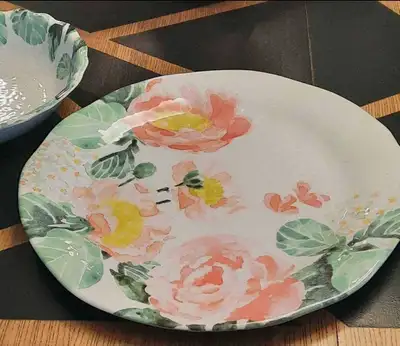 Très grandes assiettes en mélanine NEUVES, View more