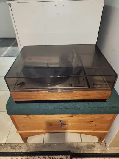 RF 2040 Turntable, View more