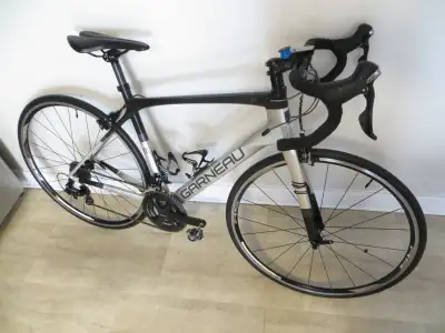 LIKENEW HIGH QUALITY & HIGH PERFORMANCE 2020 LOUIS GARNEAU GENNIX GE1 RACING BIKE (USED RARELY) EXCE...