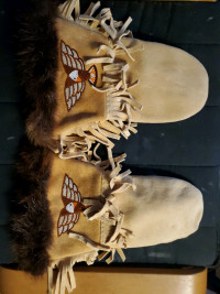 Vintage Cree beaded eagle mittens handmade 